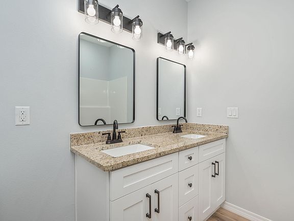 4th image of 175 Caswell Rd