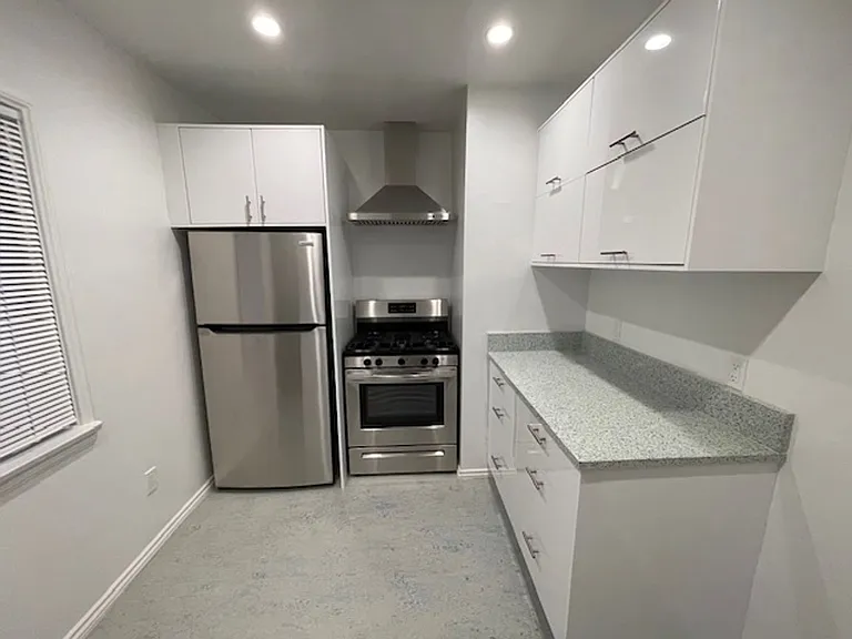 41-47 Thornton Ave — Photo 11