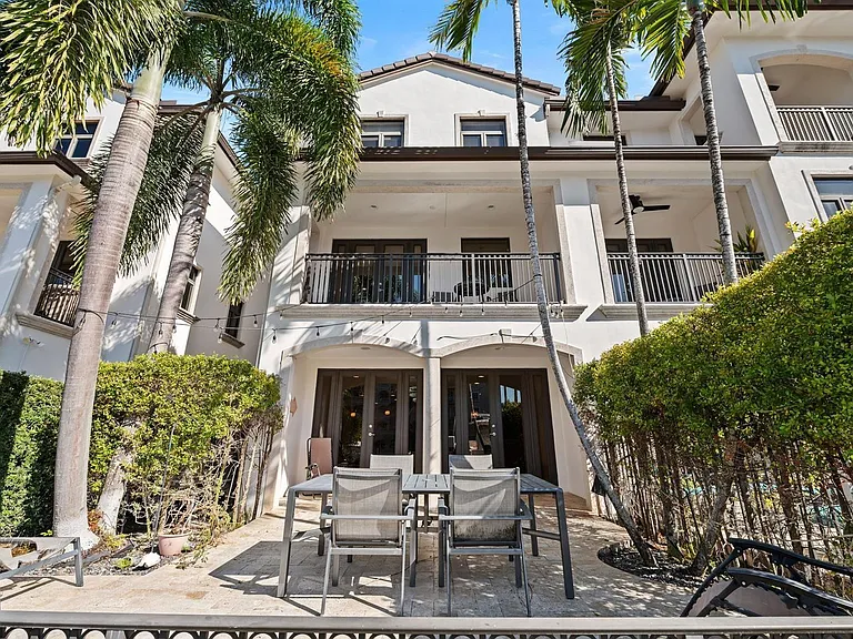 95 Isle Of Venice Dr — Photo 34