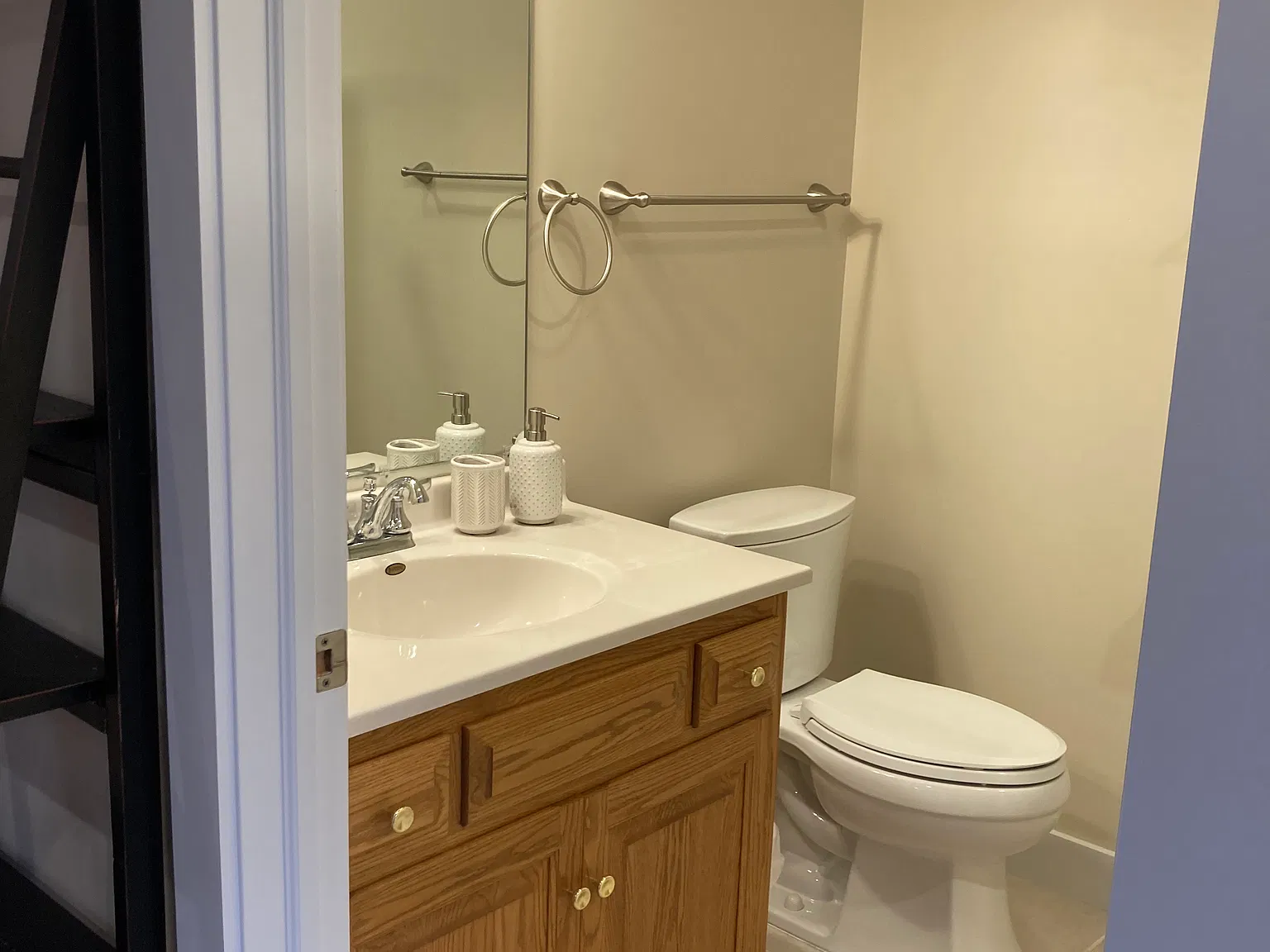 1 bed, 700 sqft, $1,200 — Photo 2