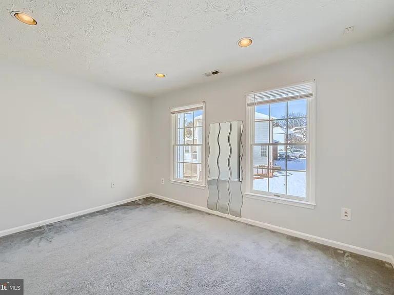 8 Sapphire Hill Ct — Photo 23