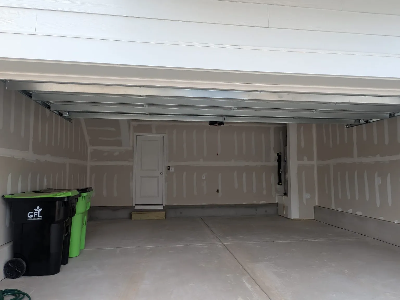 4 bed, 3.5 bath, 2290 sqft, $2,350 — Photo 4
