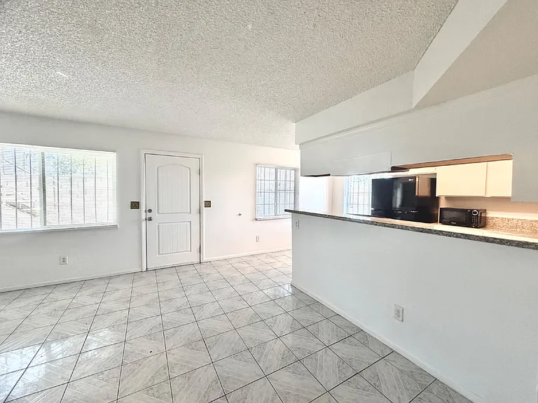 3427 E Cheyenne Ave #A — Photo 23