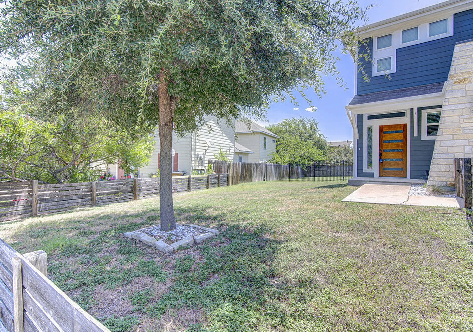 Elegant 4BR Home with Bonus Room & Designer Finishes — Photo 3