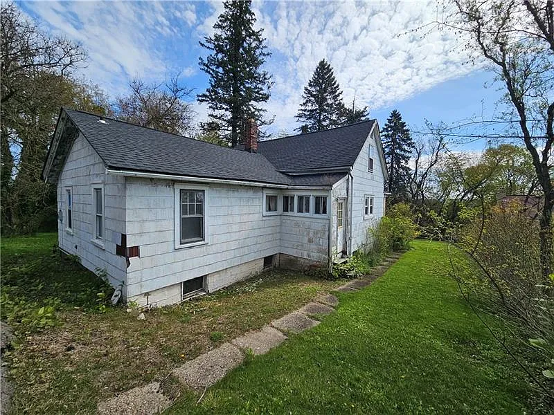 4 bed, 1295 sqft, $1,800 — Photo 3