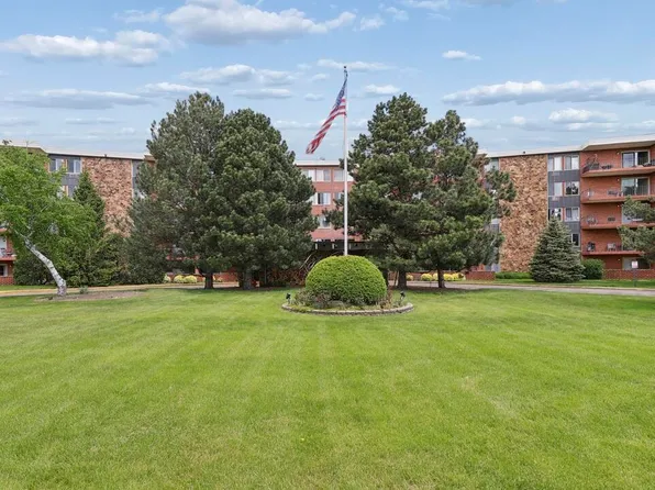 18 E Old Willow Rd APT 213N, Prospect Heights, IL 60070
