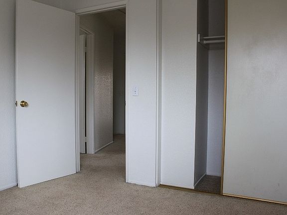 5th image of 2551 Shady Glen Ln