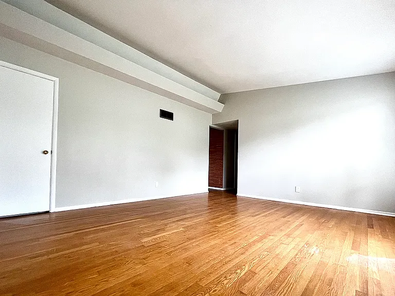880 Gladiola Dr — Photo 2