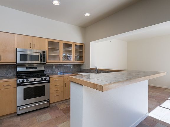 3rd image of 602 Avenida Celaya