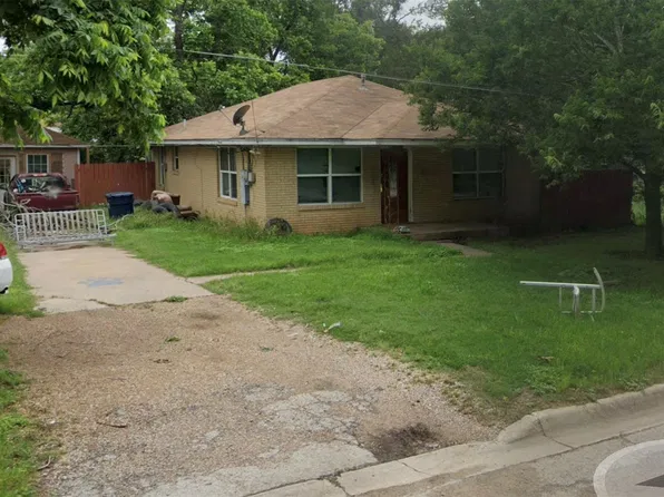 617 Green St, Rockdale, TX 76567