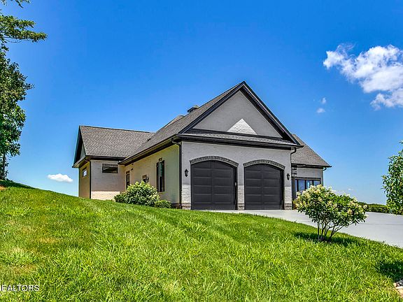 3rd image of 141 Gold Finch Ln