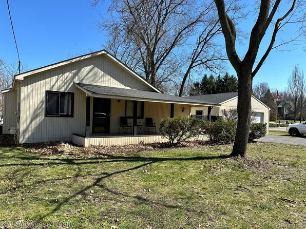 2481 Burleigh St, West Bloomfield, MI 48324
