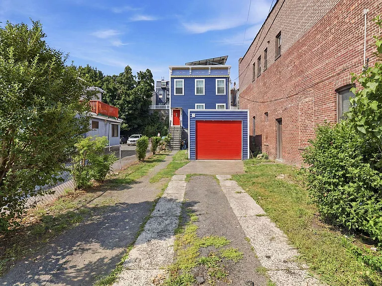 461 Pavonia Ave #1 — Photo 13