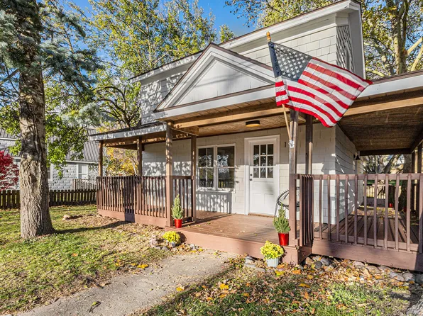 121 High St, Middleville, MI 49333