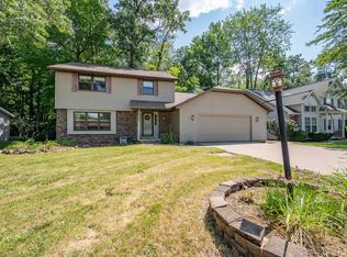 2067 S Point Rd, Green Bay, WI 54313