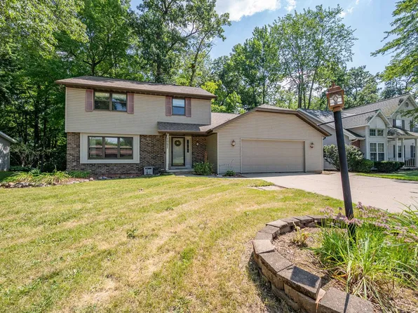 2067 S Point Rd, Green Bay, WI 54313