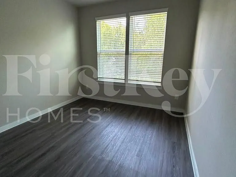 305 N Centro Cir — Photo 8