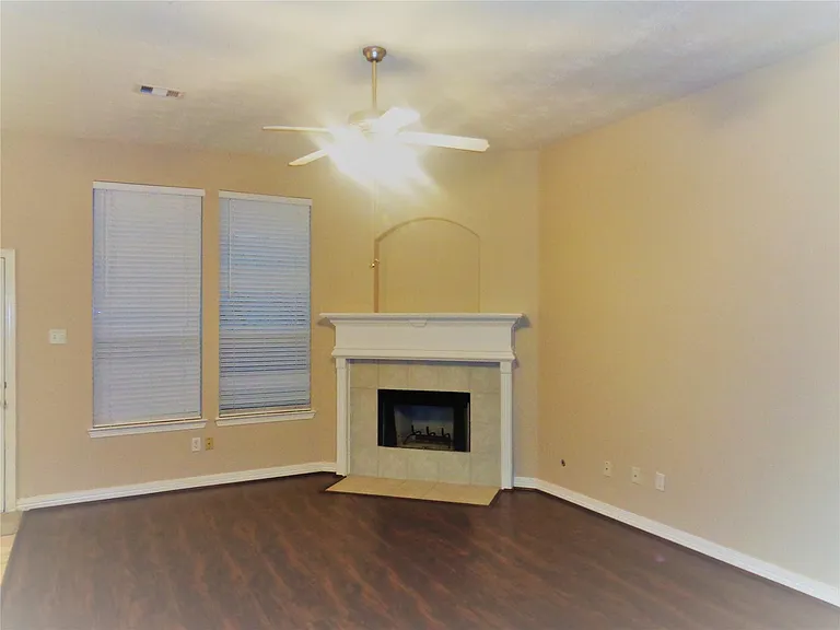 19017 Hammer Ln — Photo 4