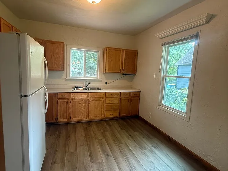1205 Webster Ave — Photo 2