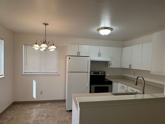 4th image of 12520 SE Foster Rd #1
