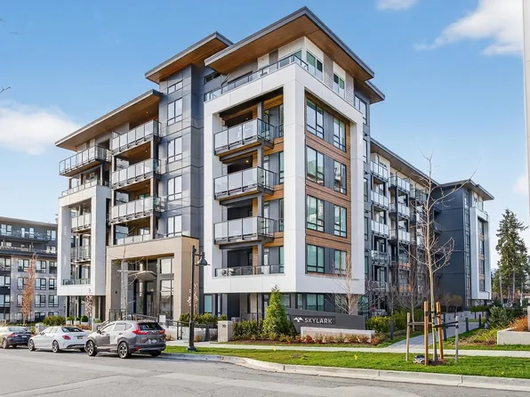 625 Cottonwood Ave #403, Coquitlam, BC V3J 2S5