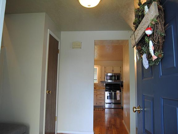 3rd image of 3264 Disney Dr