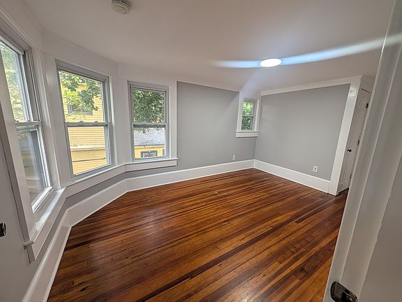 3rd image of 124 W Washington Ave APT 3