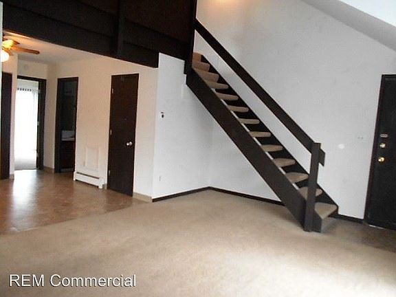 4th image of 2430 Beech St APT 05