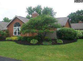 136 Beau Chemin Ave, Louisville, OH