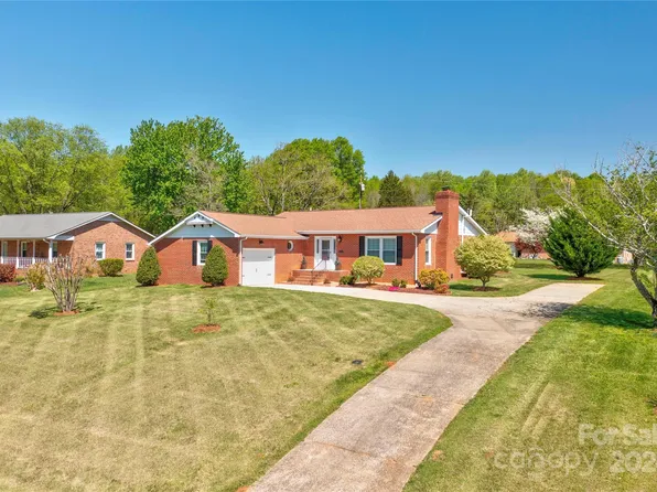 410 W Ormand Ave, Bessemer City, NC 28016