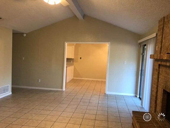 3rd image of 3117 Sylvan Crest Dr