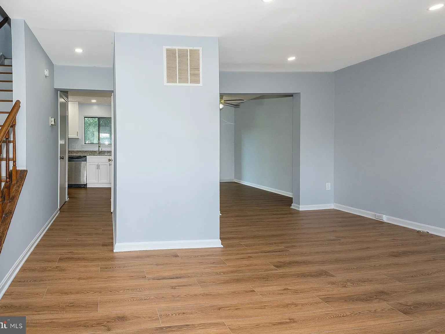 4 bed, 2.5 bath, 1080 sqft, $3,500 — Photo 3
