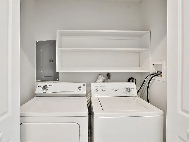 Spring Valley Apartments — Photo 12