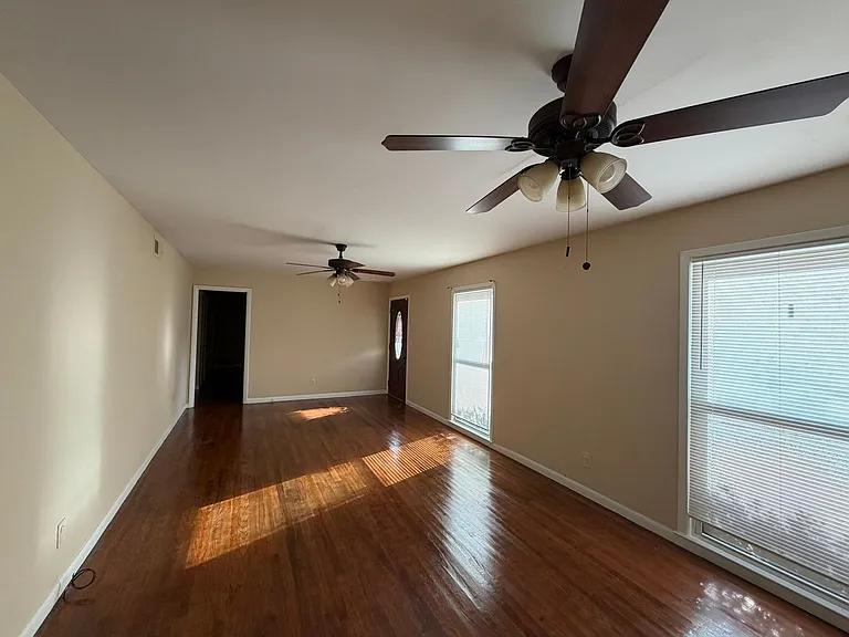118 Sandy Way — Photo 3