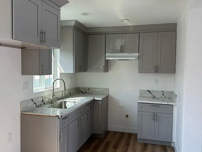 8178 Chestnut Ave #B — Photo 4