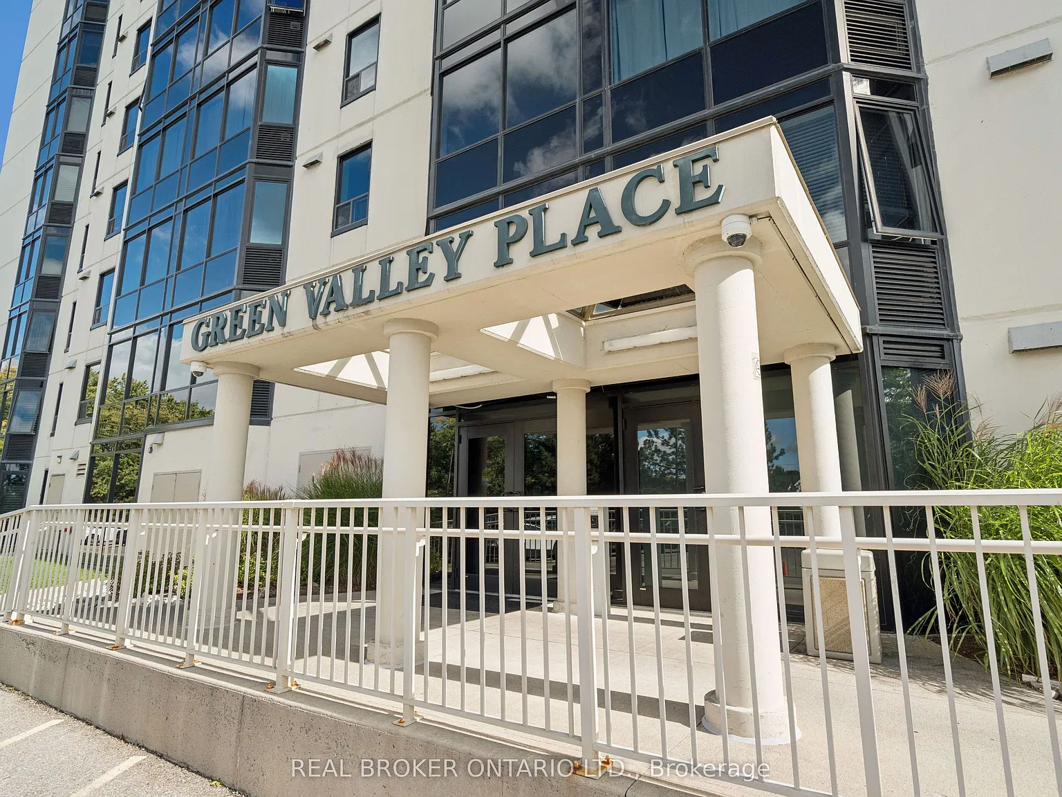 1 bed, $1,950 — Photo 4