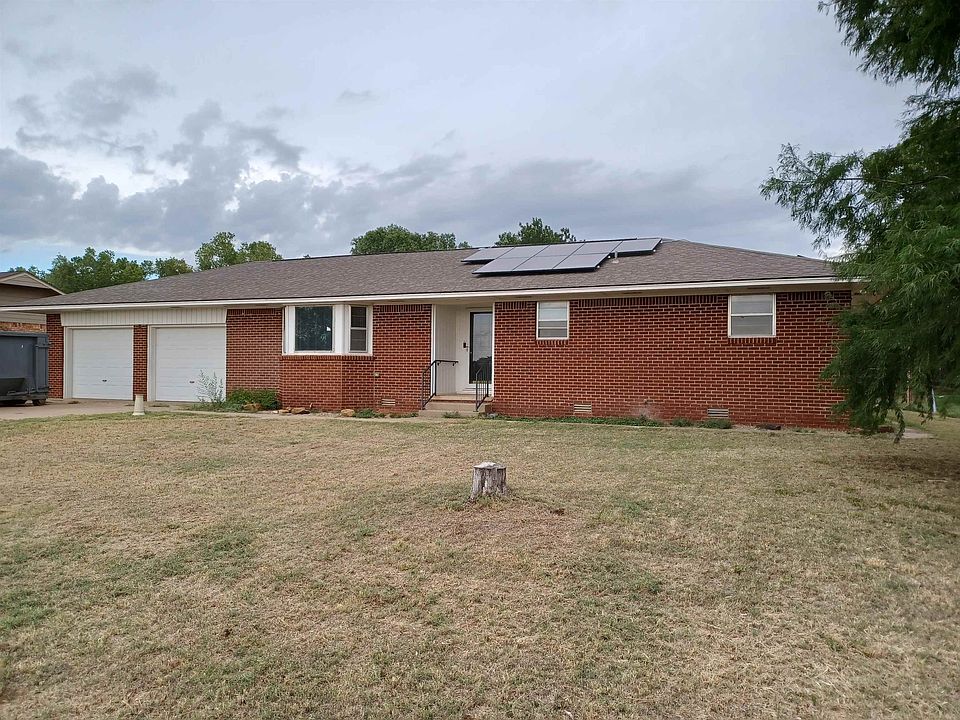 1st image of 821 S Lynn Ln