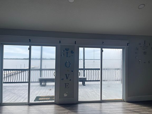 Living room/ kitchen view