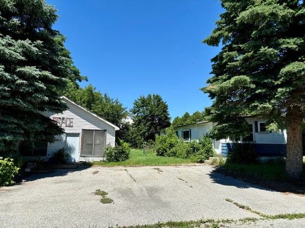 450 Avenue B, Eastlake, MI 49626