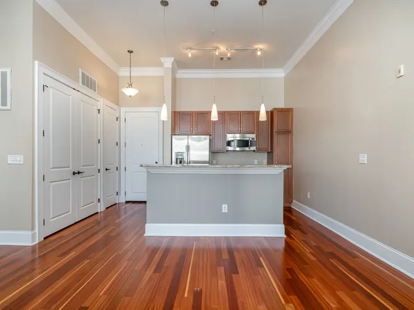 2810 Selwyn Ave #421, Charlotte, NC 28209