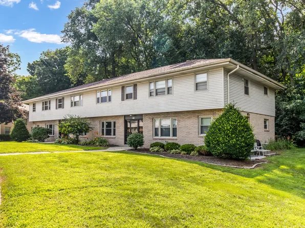 7215 Euston St APT 2, Greendale, WI 53129