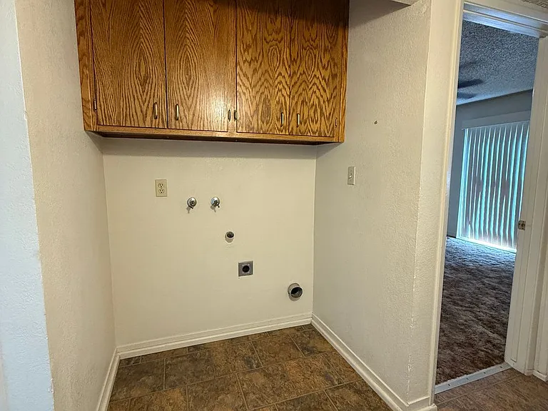 2512 Standiford Ave — Photo 7