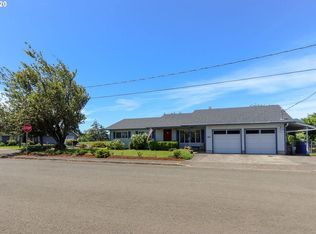 802 Cottonwood Ave, Tillamook, OR