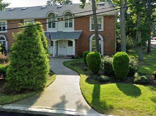 12 Village Ln #2A, Staten Island, NY 10312