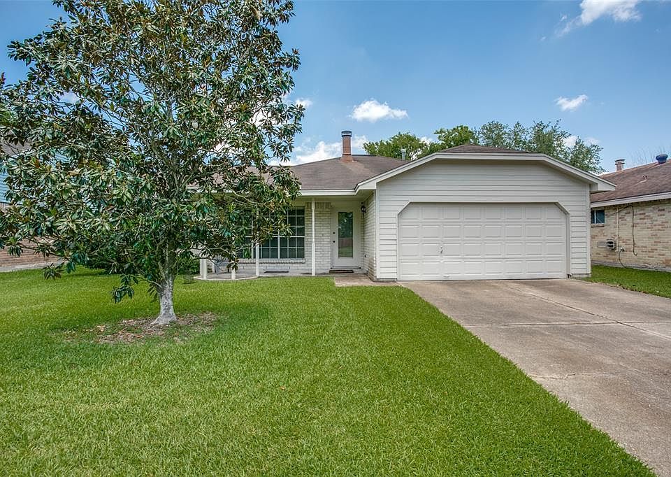 1st image of 319 Floravista Dr
