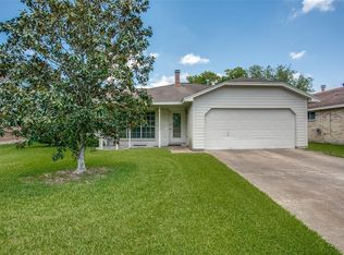 319 Floravista Dr, Webster, TX 77598