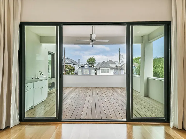815 Alexander St — Photo 41