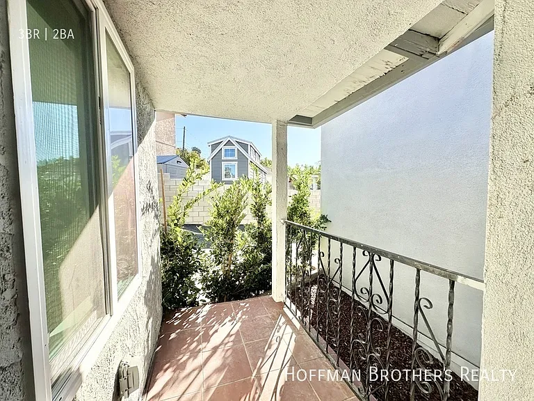 2429 W Avenue 33 #1/4 — Photo 6