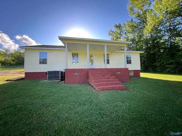 594 County Road 104, Stevenson, AL 35772