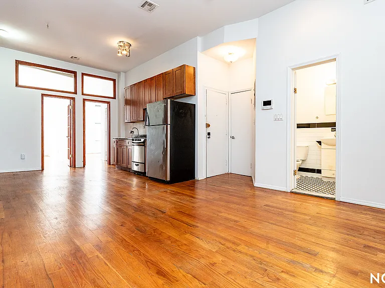 327 Nostrand Ave #4 — Photo 2